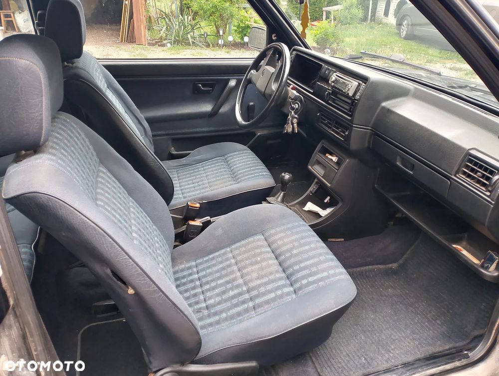 Volkswagen Golf - 6