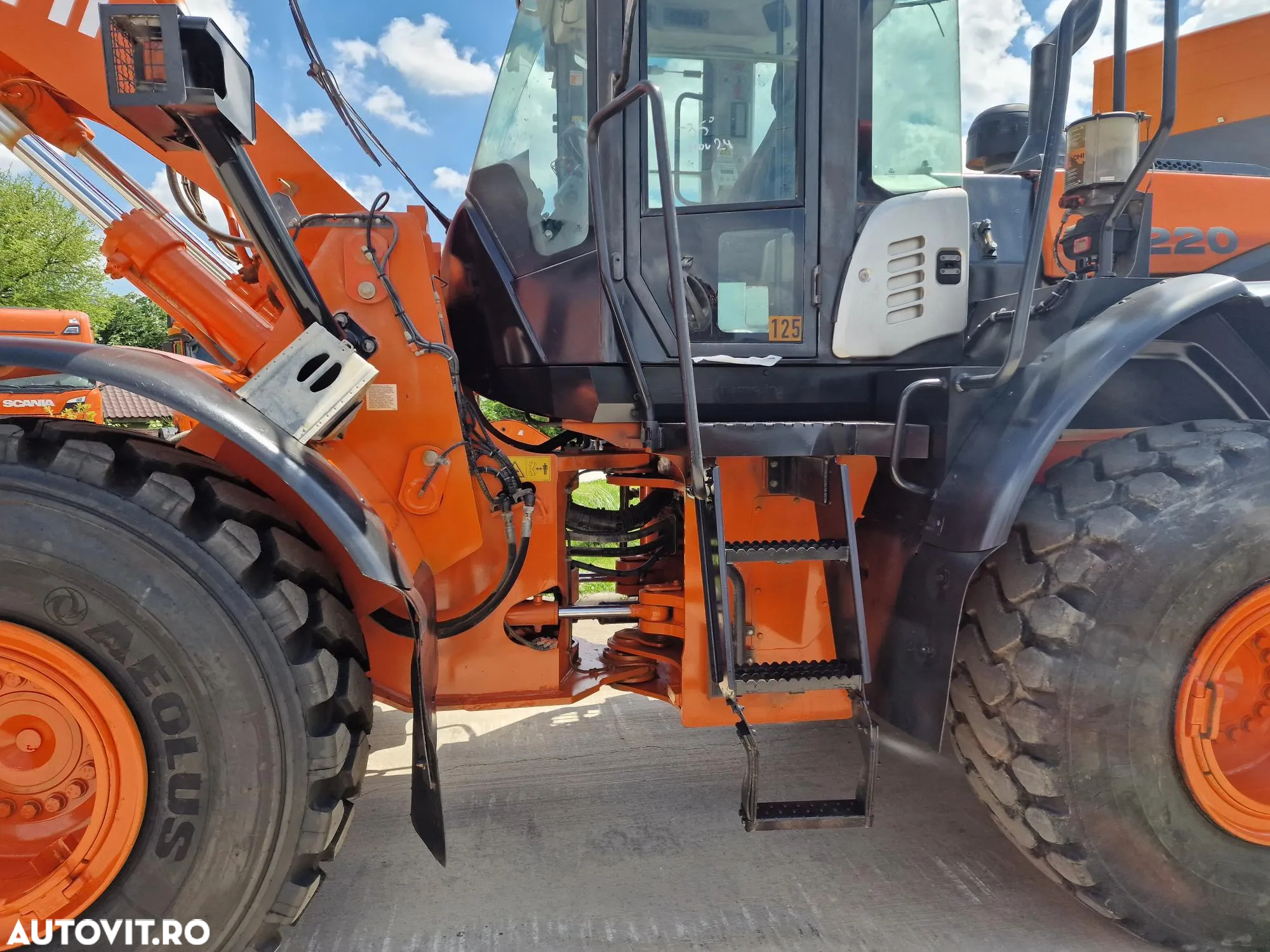 Hitachi ZW220, 8.453h, cupa 3,5mc, 2 Anv NOI, Gresare automata, Cantar, Camera spate, 18,6t, STARE FOARTE BUNA-PROMOTIE 74900 EUR+Tva - 19