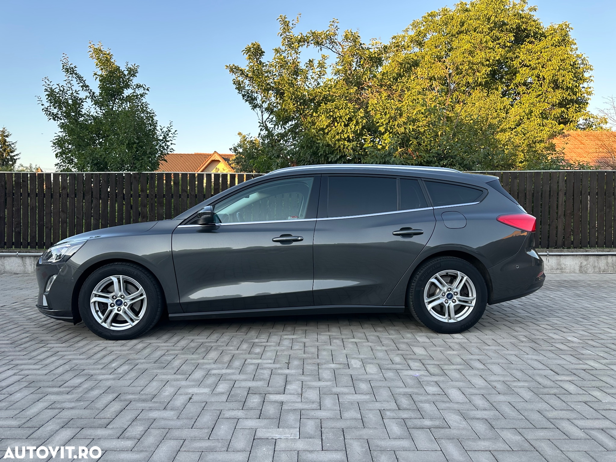 Ford Focus 2.0 EcoBlue Start-Stopp-System TITANIUM - 4