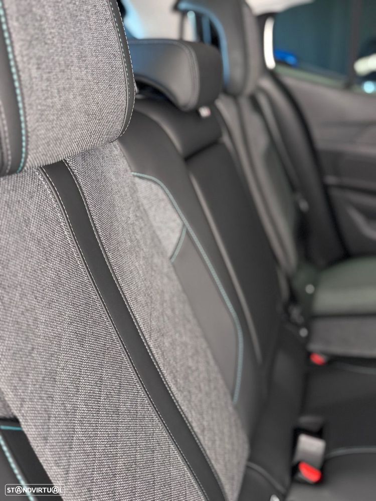 Peugeot 408 1.2 PureTech Allure Pack EAT8 - 52