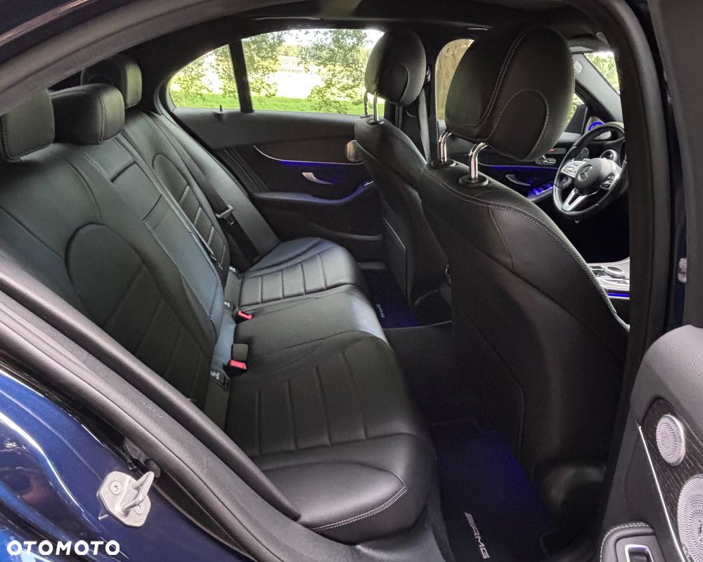 Mercedes-Benz Klasa C 300 4Matic 9G-TRONIC AMG Line - 17