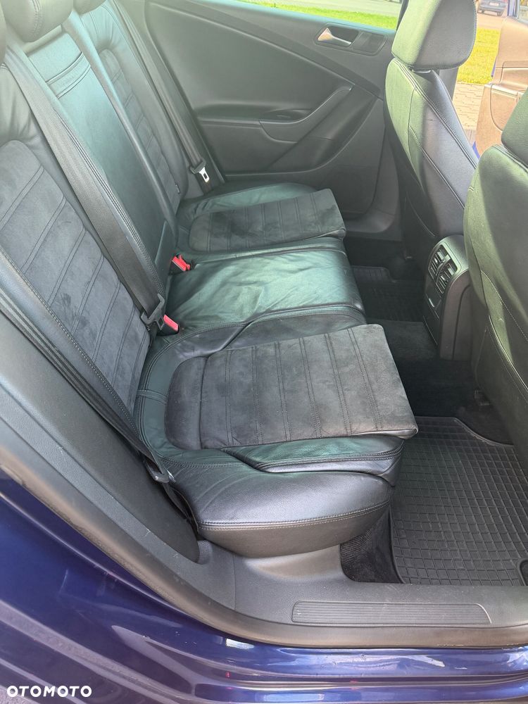 Volkswagen Passat 1.6 TDI DPF BlueMot Highline - 12