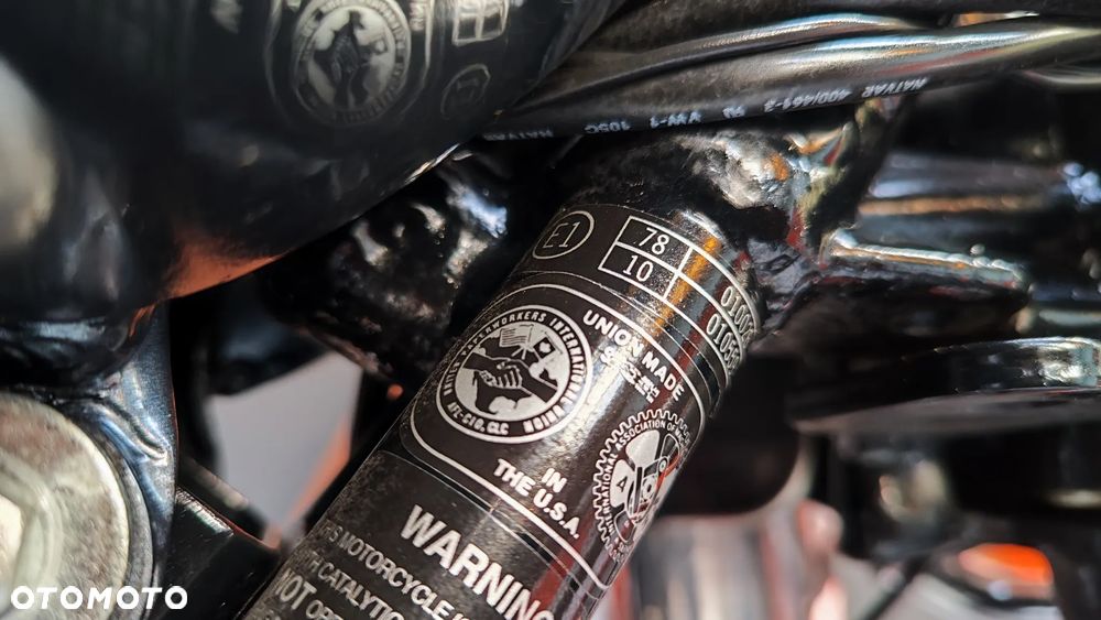 Harley-Davidson Softail Deluxe - 24