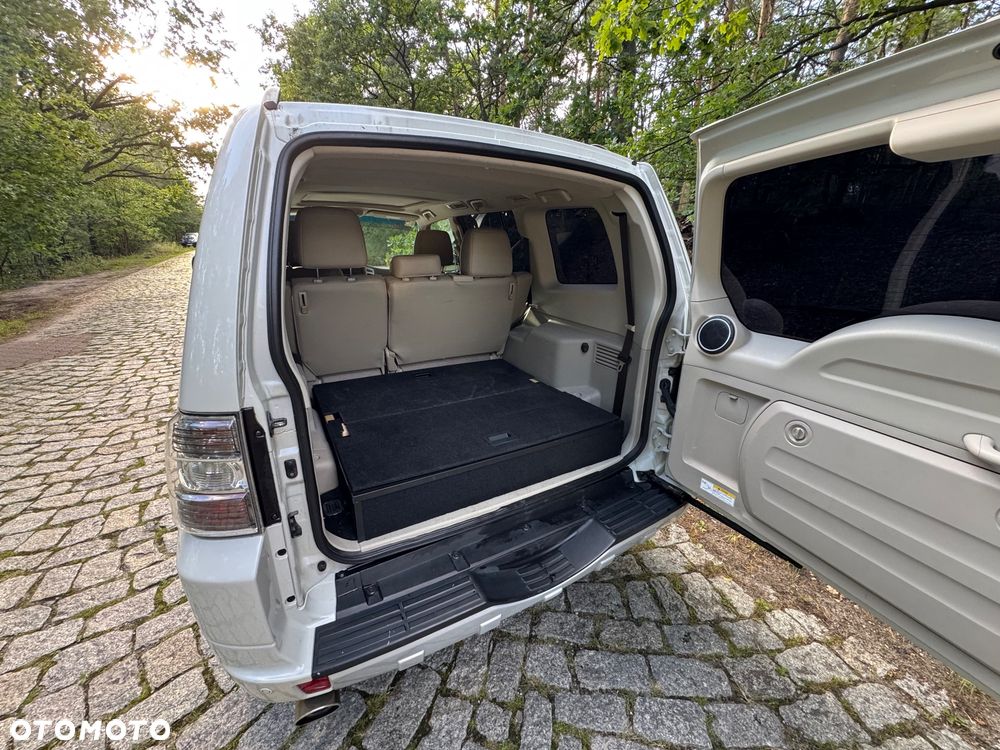 Mitsubishi Pajero - 9