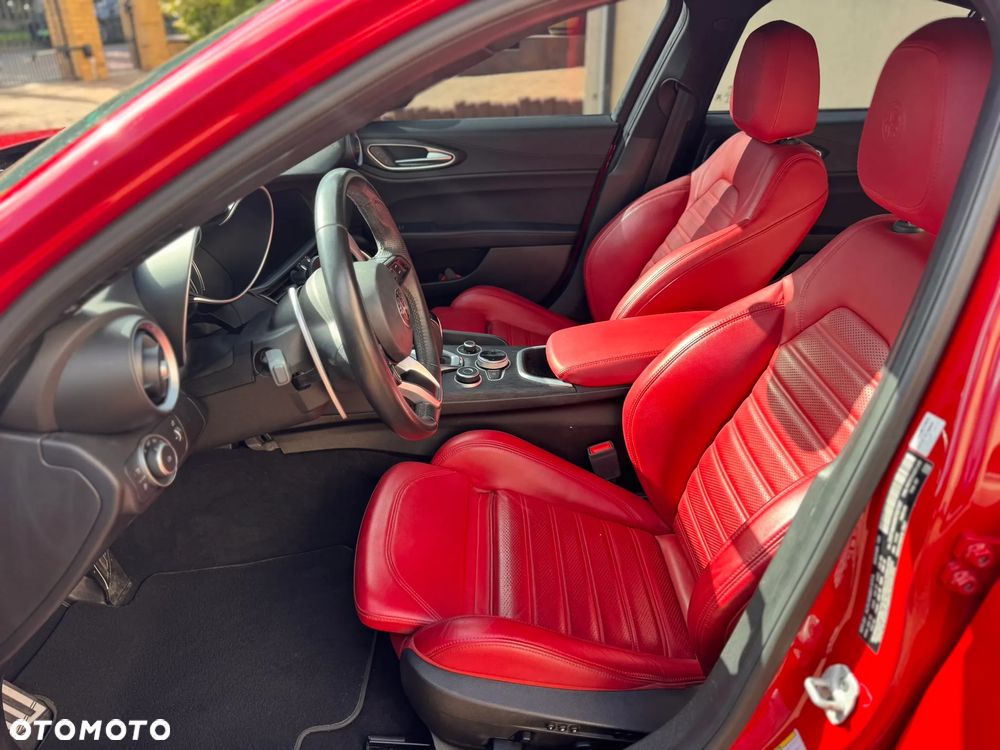 Alfa Romeo Giulia - 31