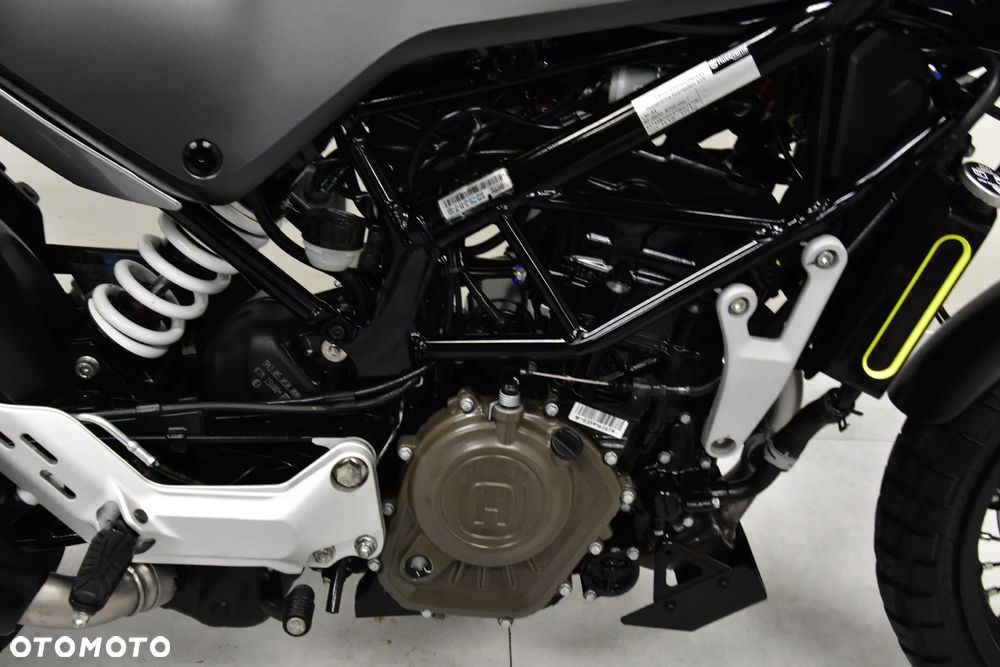 Husqvarna Svartpilen - 28