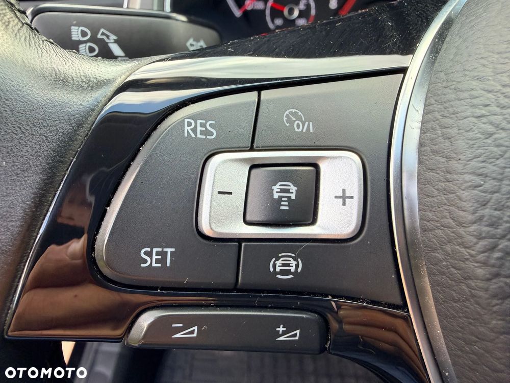 Volkswagen T-Roc 1.5 TSI Life DSG - 22