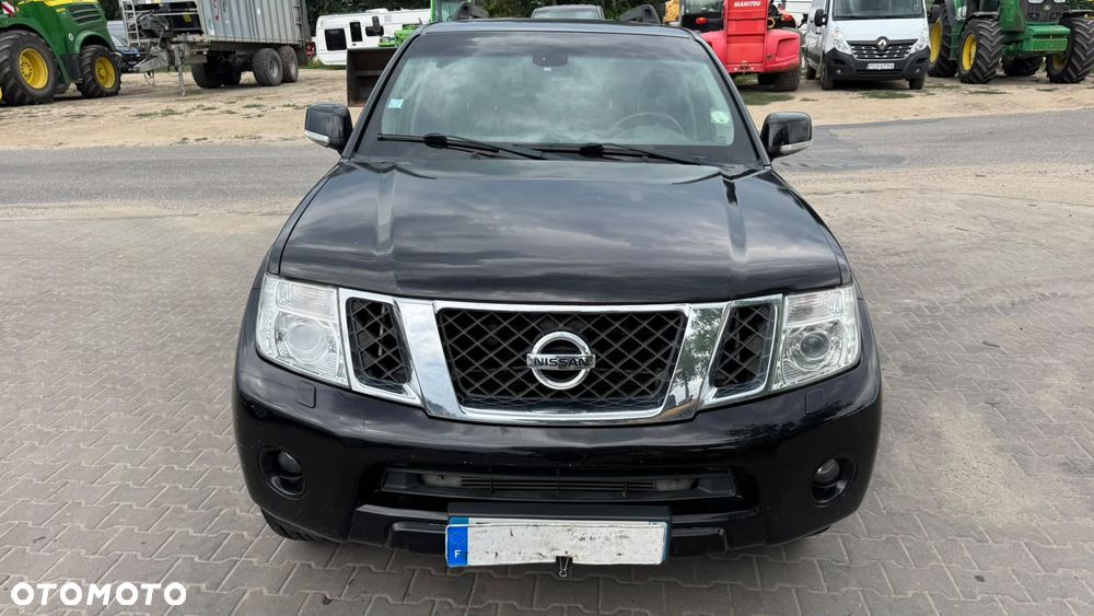 Nissan Pathfinder - 2