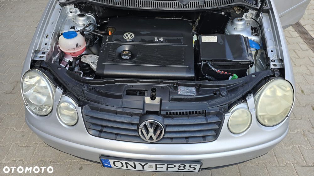Volkswagen Polo 1.4 16V Comfortline - 25