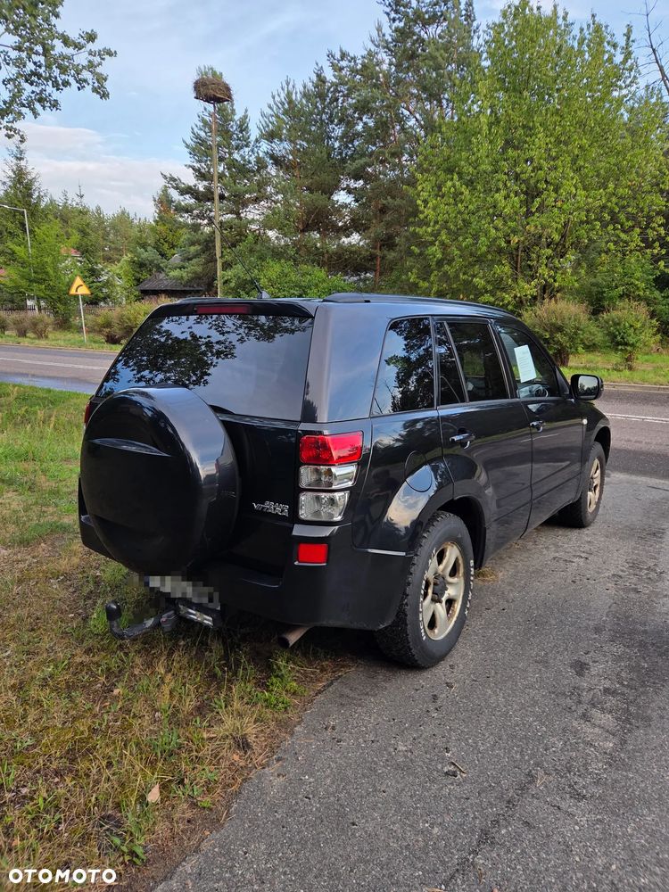 Suzuki Grand Vitara 2.0 - 8