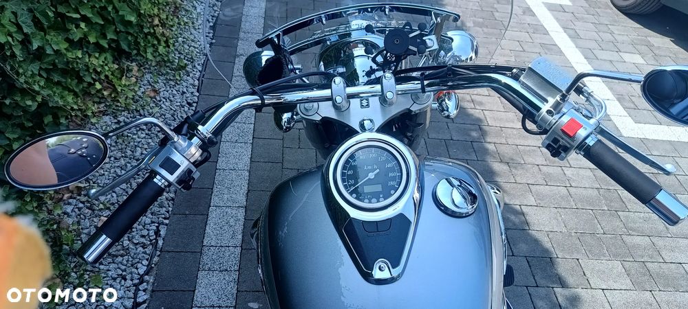Suzuki VL 800 Volusia - 8