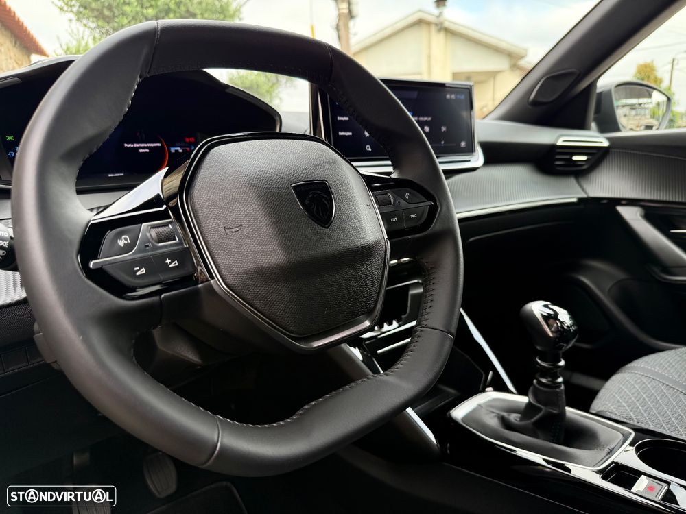 Peugeot 2008 1.2 PureTech Allure - 5