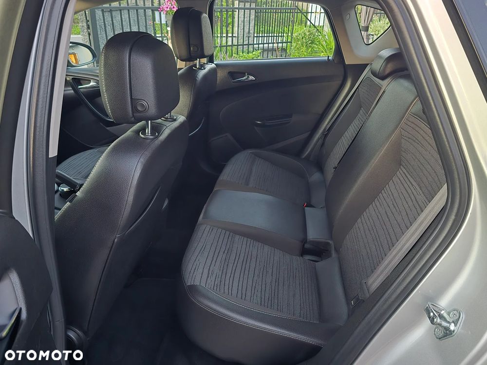 Opel Astra 1.4 Turbo Cosmo - 19