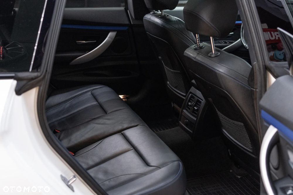 BMW Seria 3 320i GPF xDrive M Sport Shadow sport - 24