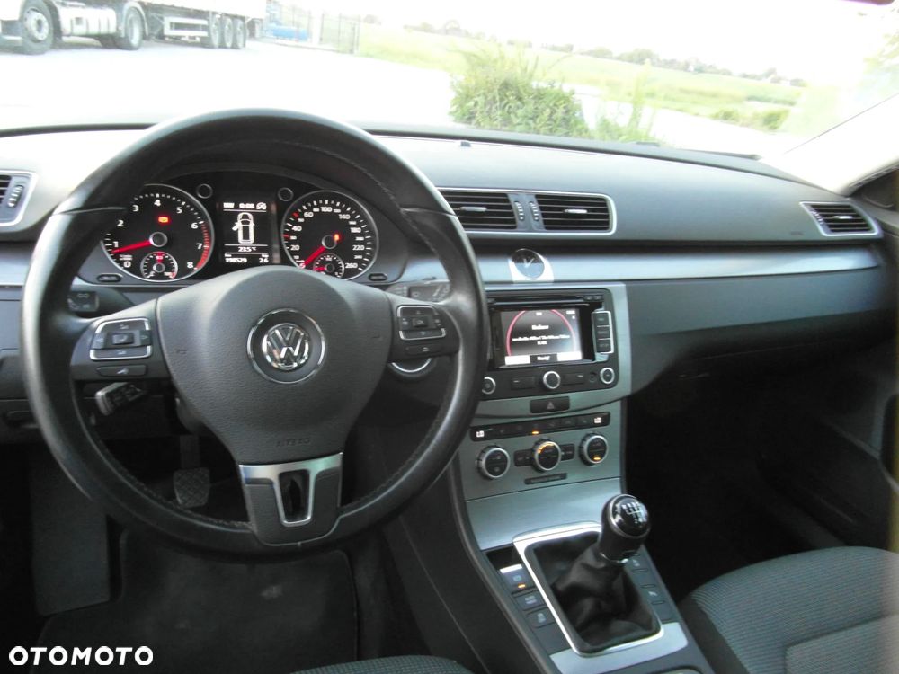 Volkswagen Passat 1.4 TSI BlueMotion Technology Comfortline - 22