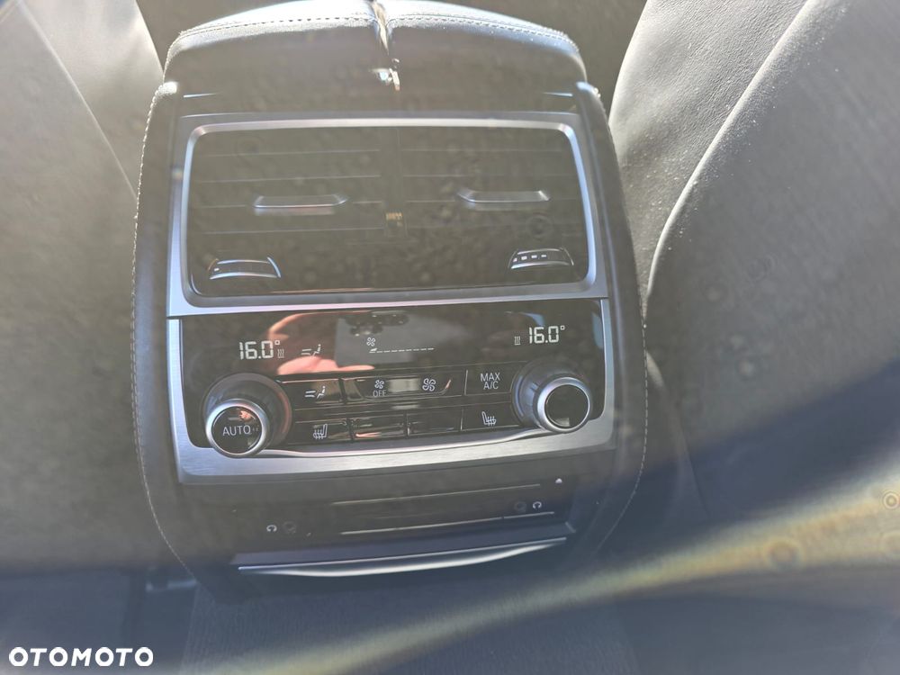BMW Seria 7 740Ld xDrive - 21
