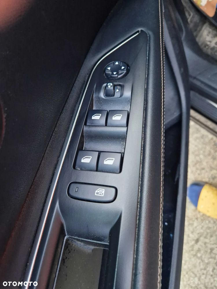 Peugeot 3008 1.6 PureTech GPF GT Line S&S EAT8 - 12