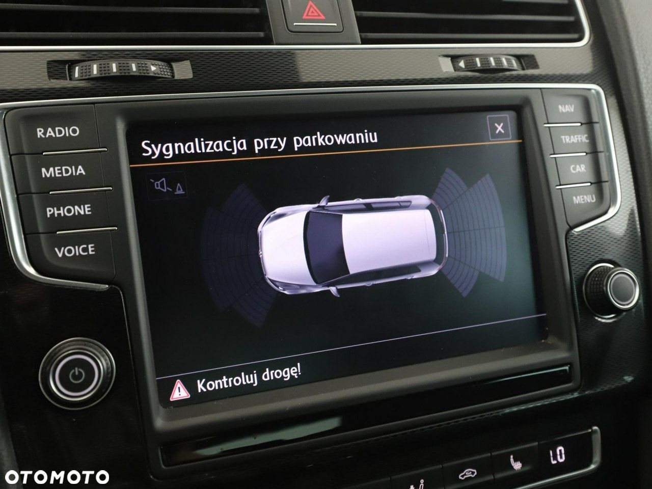 Volkswagen Golf - 25