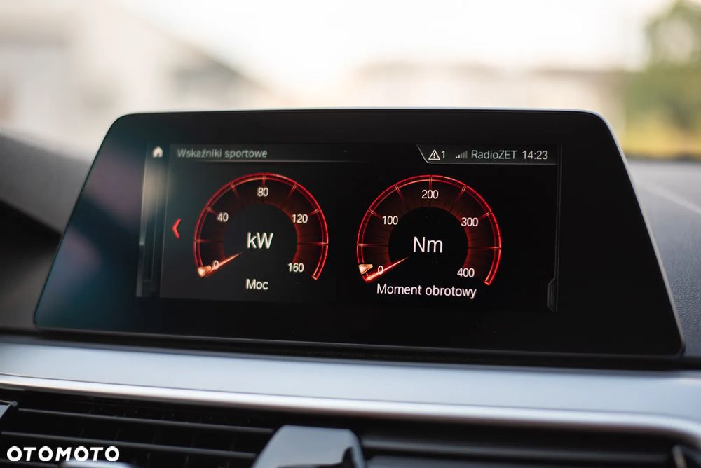 BMW Seria 5 520d xDrive - 32