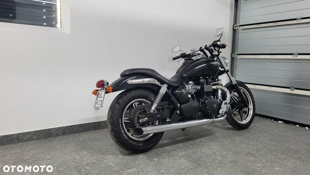Triumph Speedmaster - 10