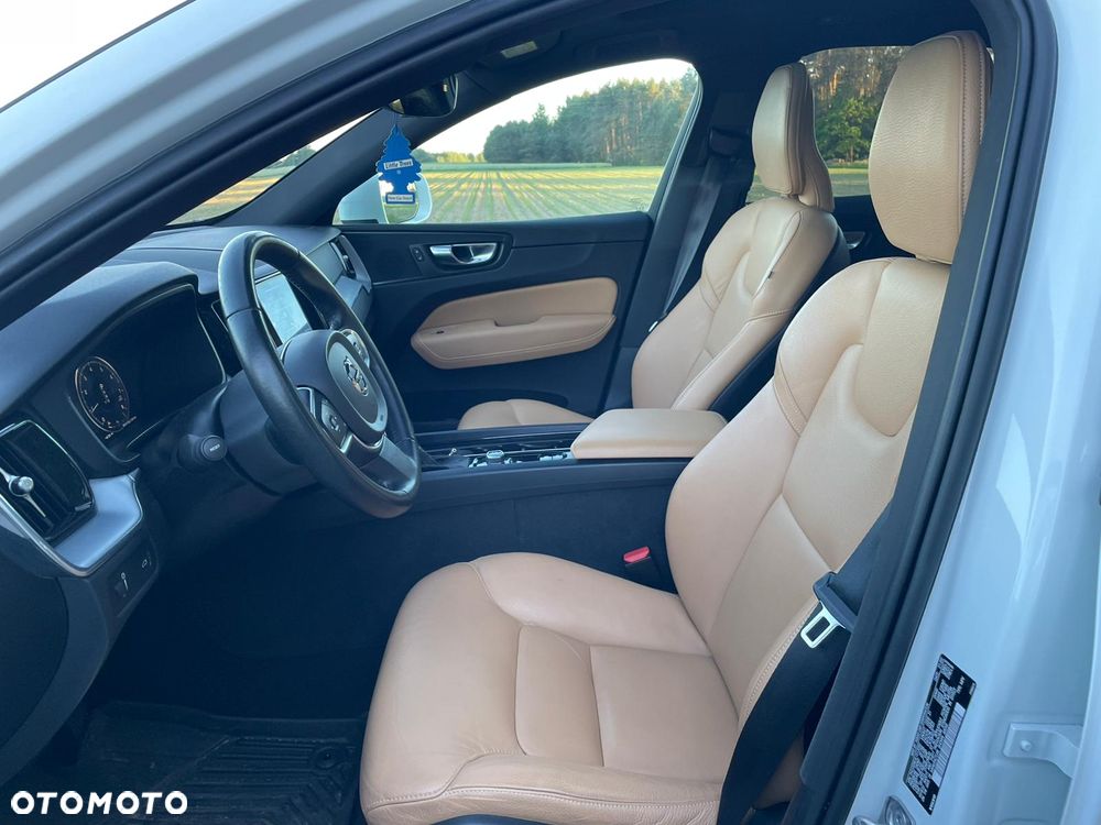 Volvo XC 60 T5 AWD Drive-E Momentum - 8