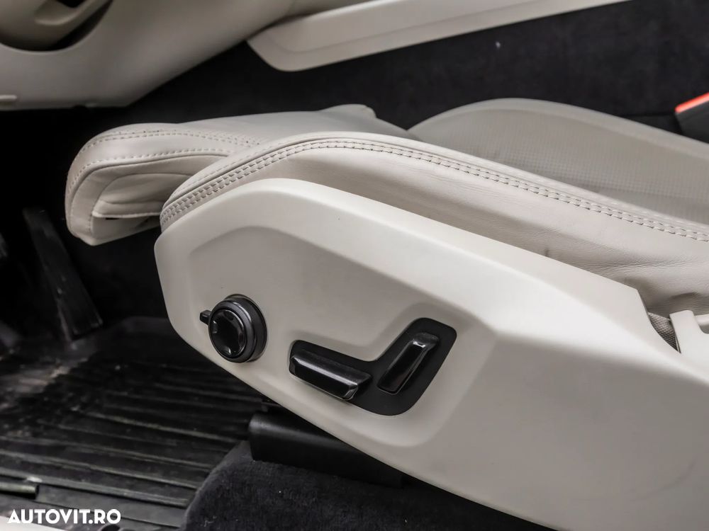 Volvo XC 60 T8 AWD Recharge Ultimate Bright - 23