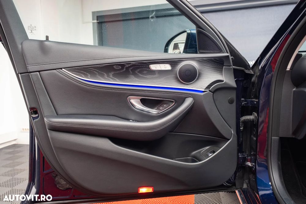 Mercedes-Benz E - 11