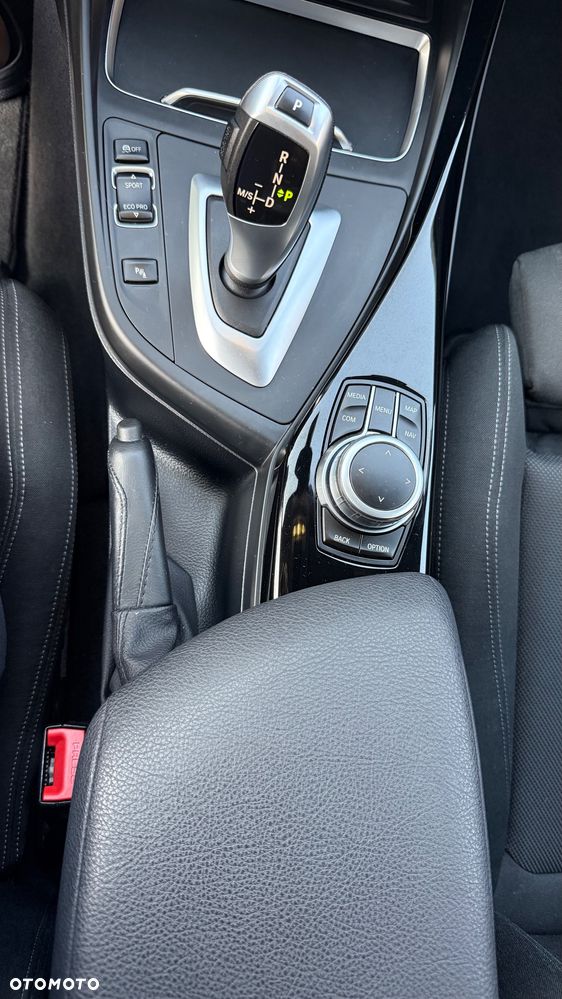BMW Seria 1 118i Sport Line - 28