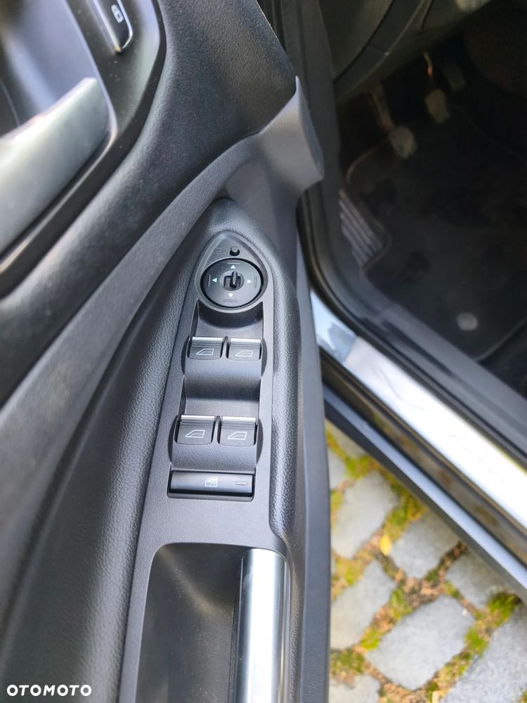Ford Kuga 2.0 TDCi FWD Titanium - 15