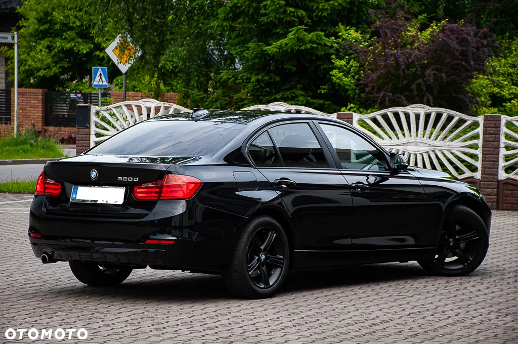 BMW Seria 3 320d Sport Line - 18