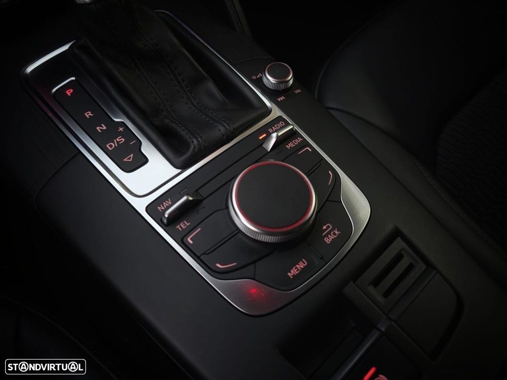 Audi A3 1.6 TDI S tronic design - 18