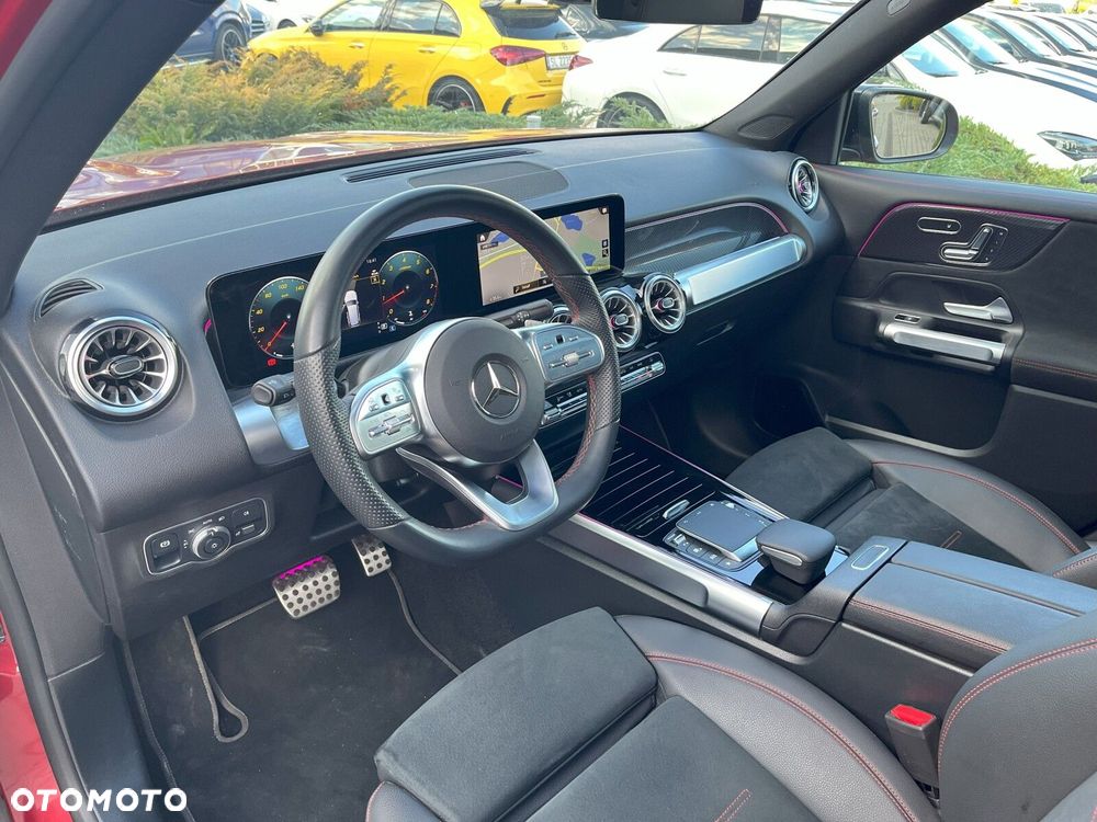 Mercedes-Benz GLB - 13