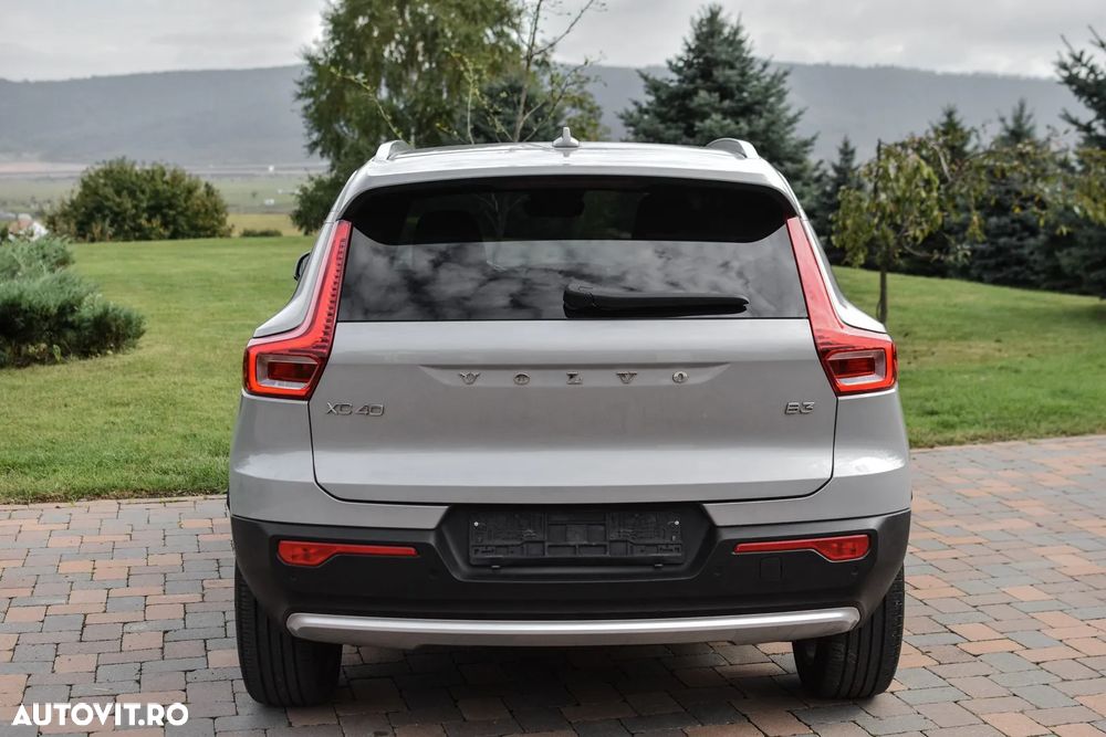 Volvo XC 40 B3 AT FWD MHEV Plus Dark - 13