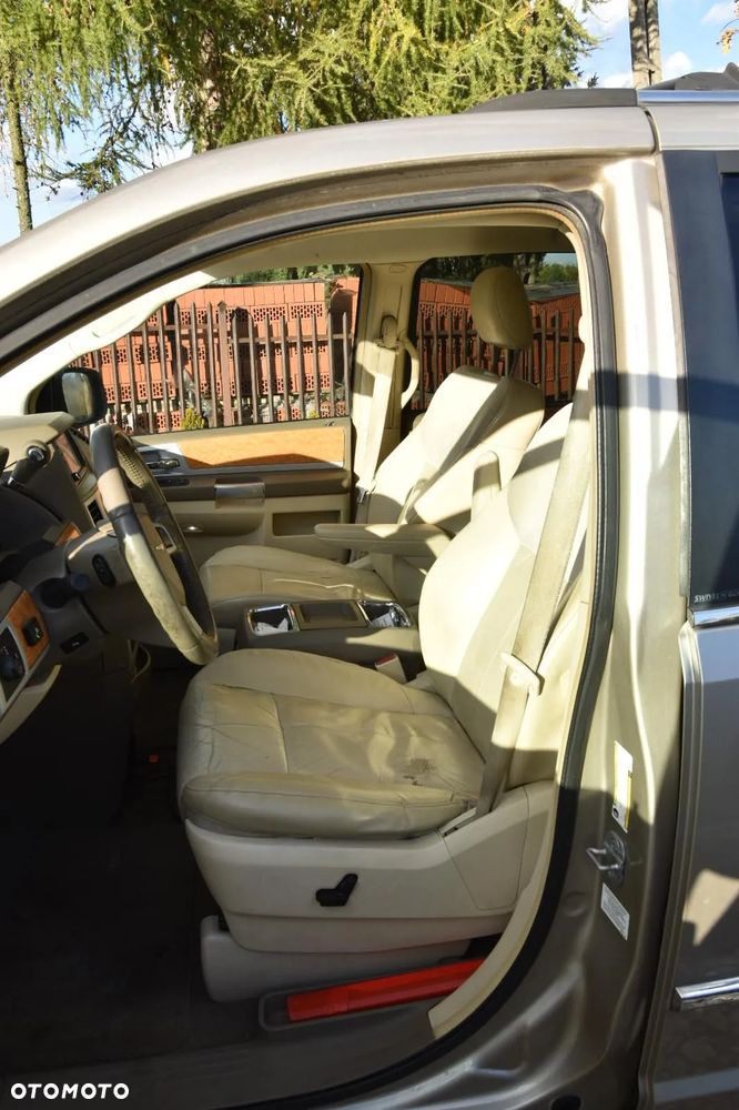 Chrysler Town & Country 4.0 Limited - 6