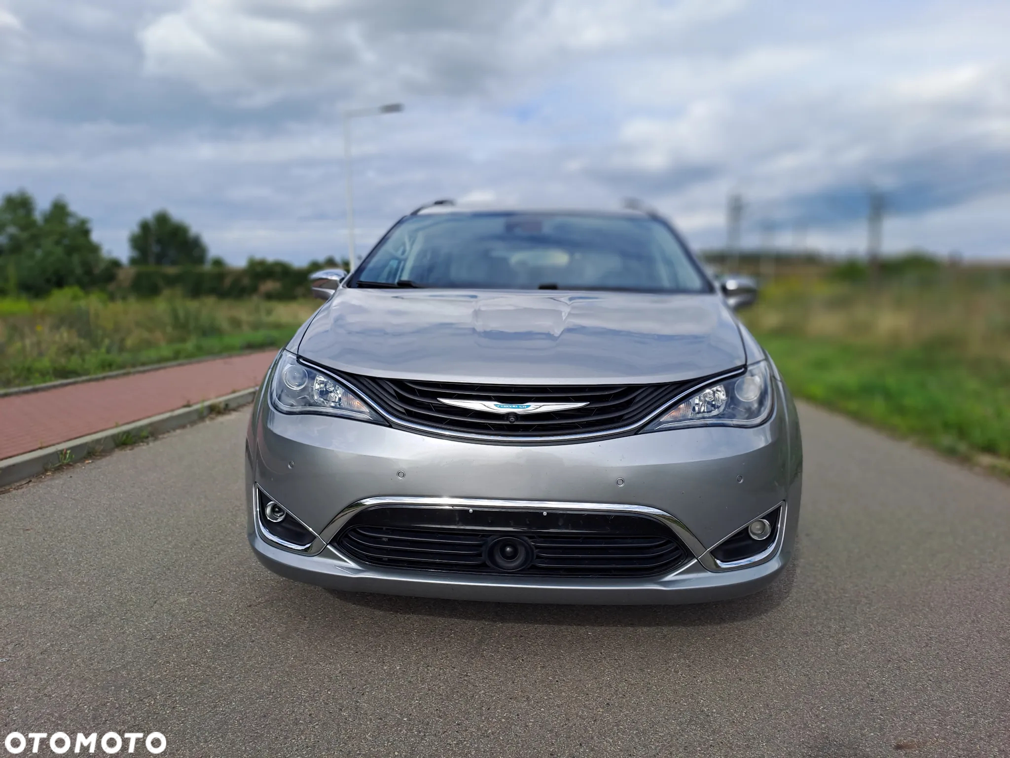 Chrysler Pacifica - 12