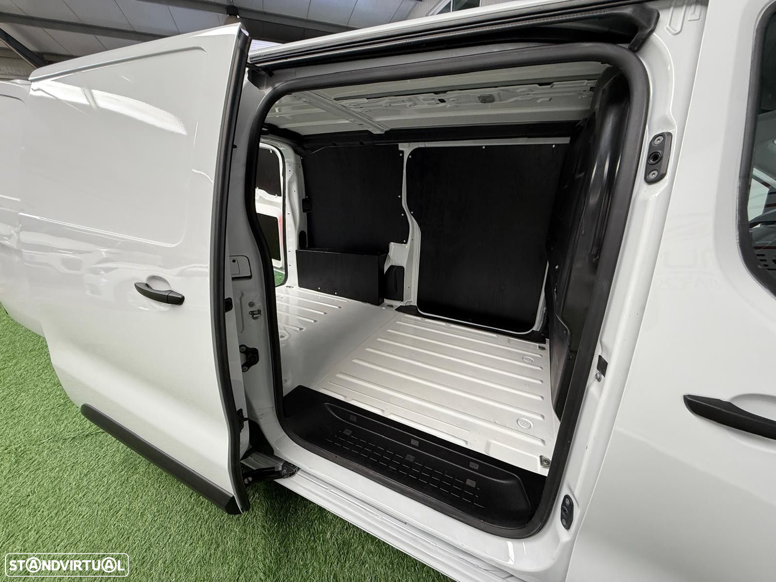 Opel Vivaro 1.5 CDTi L1H1 Essentia - 10