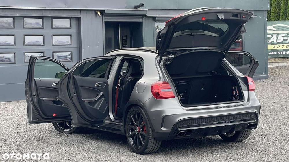 Mercedes-Benz GLA - 14