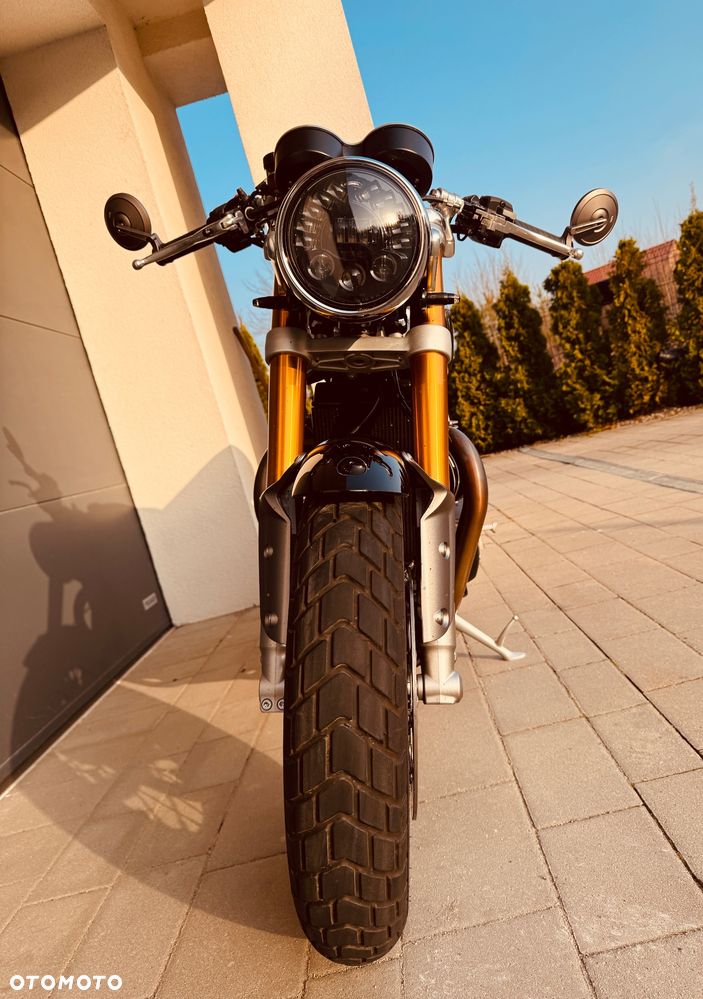 Triumph Thruxton - 13