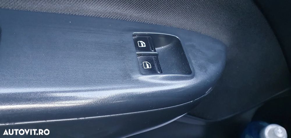 Skoda Octavia 1.6 TDI DPF Ambiente - 18