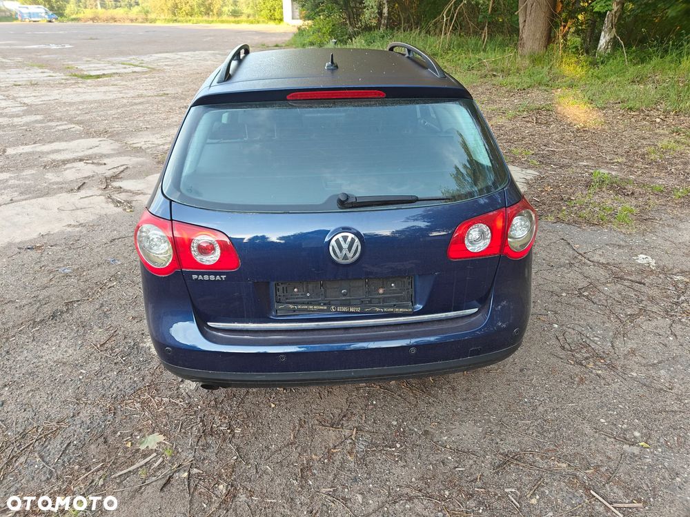 Volkswagen Passat 1.6 FSI Comfortline - 4
