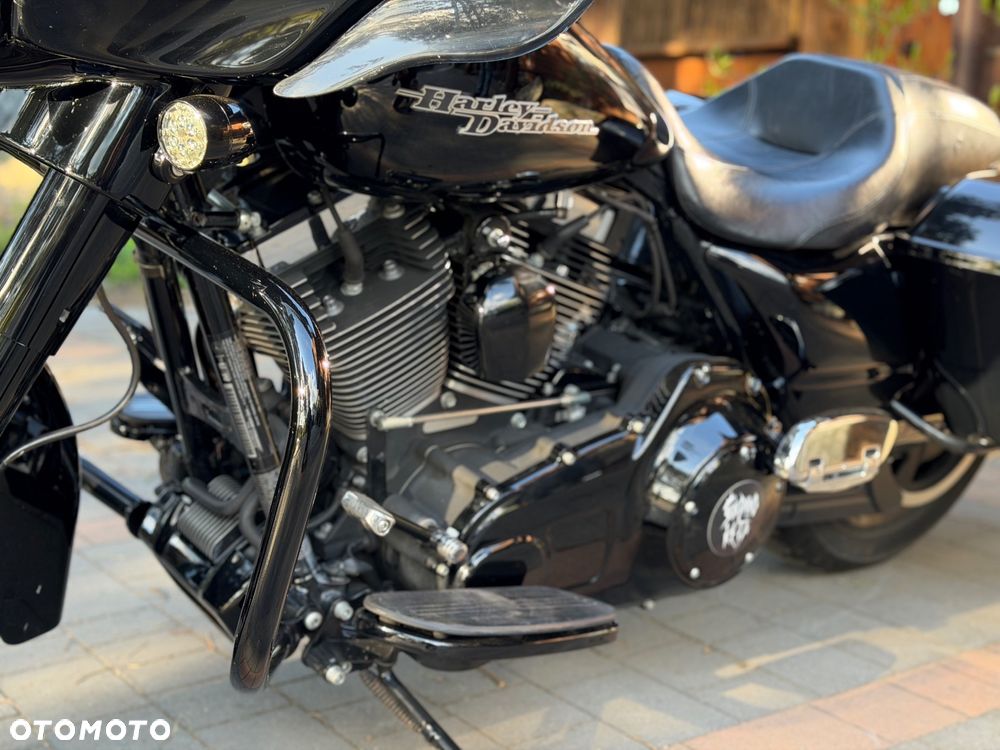 Harley-Davidson Touring Street Glide - 18