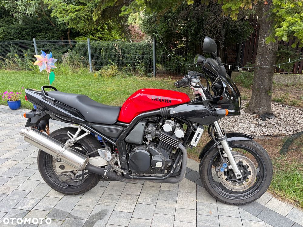 Yamaha FZS - 1