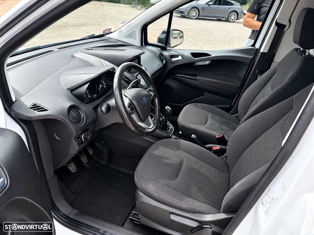 Ford Transit Courier - 10