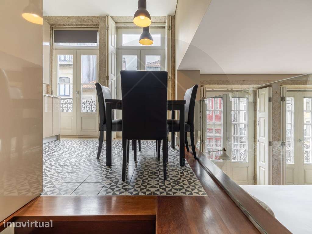 T0+1 Duplex, Vista para a Rua das Flores-Baixa do Porto - Grande imagem: 3/23