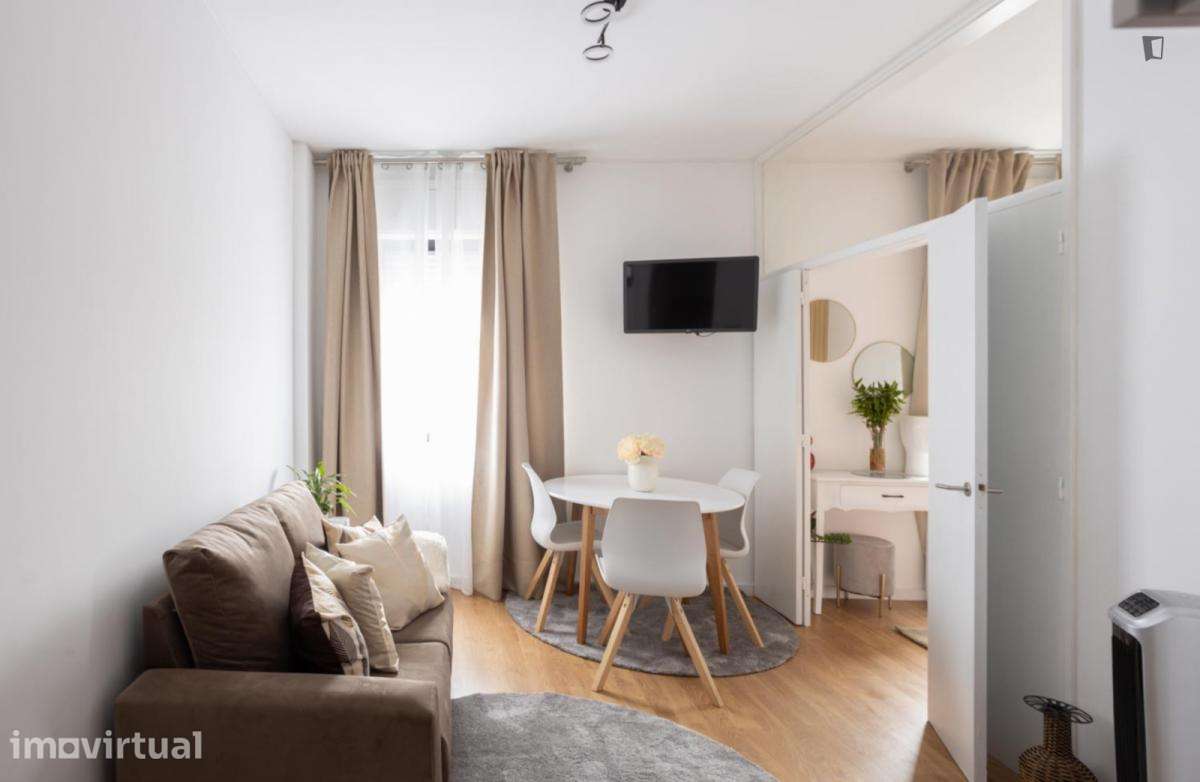 Apartamento com 1 quartos - localizado em Cedofeita Porto - Grande imagem: 5/26