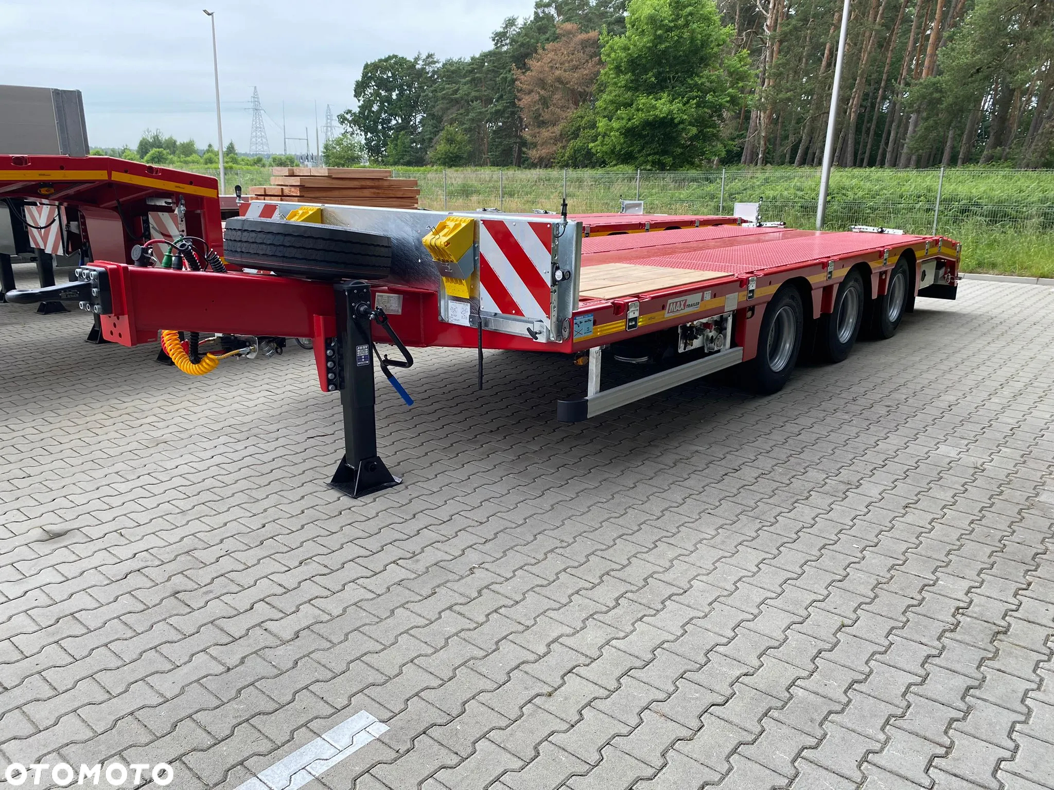 MAX Trailer przyczepa 3 osiowa tridem, najazdy hydrauliczne - 7