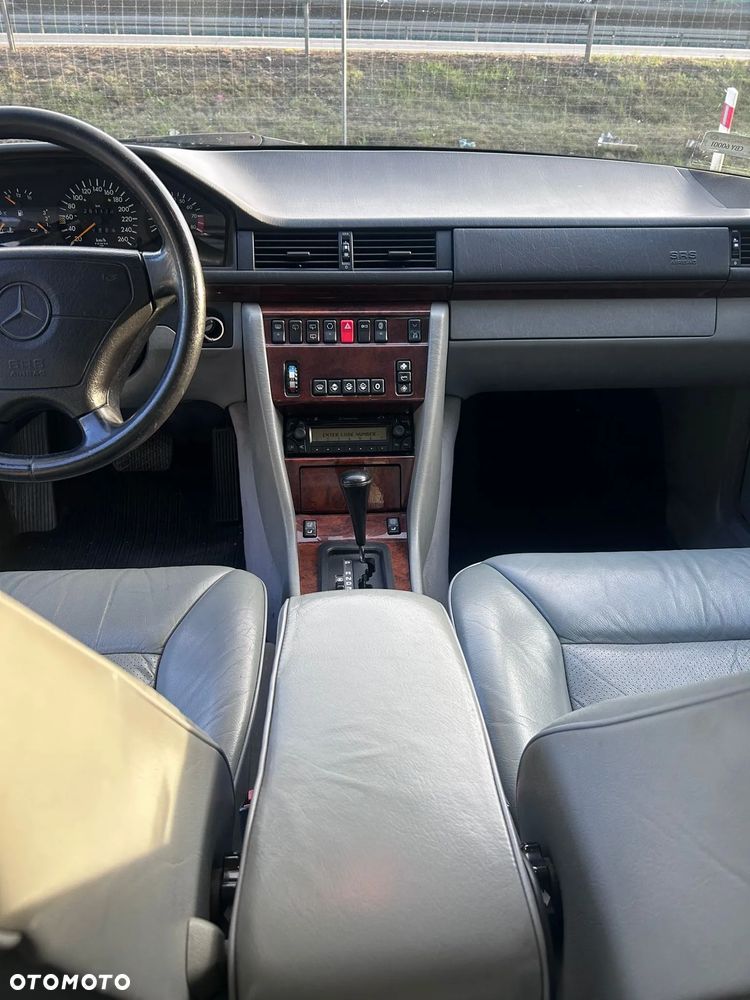 Mercedes-Benz W124 (1984-1993) - 14