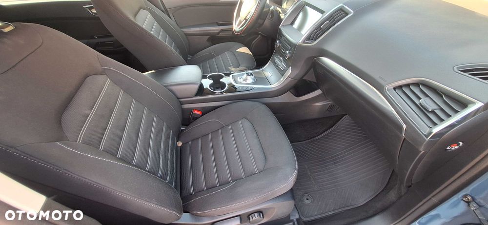 Ford Galaxy - 8