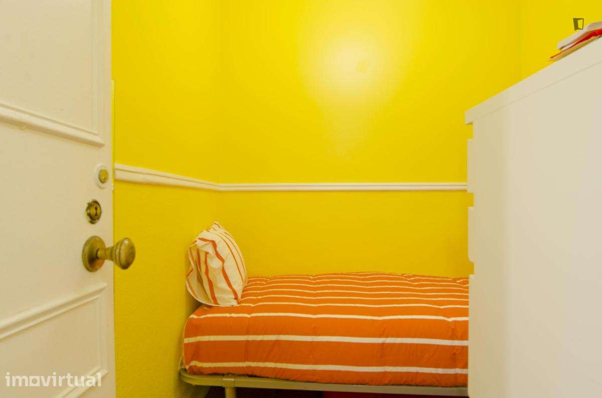 Quarto - localizado em Intendente Lisbon - Grande imagem: 2/15