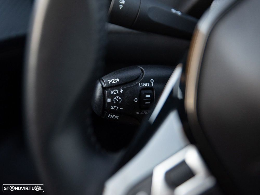 Peugeot 2008 PureTech 100 Allure - 17